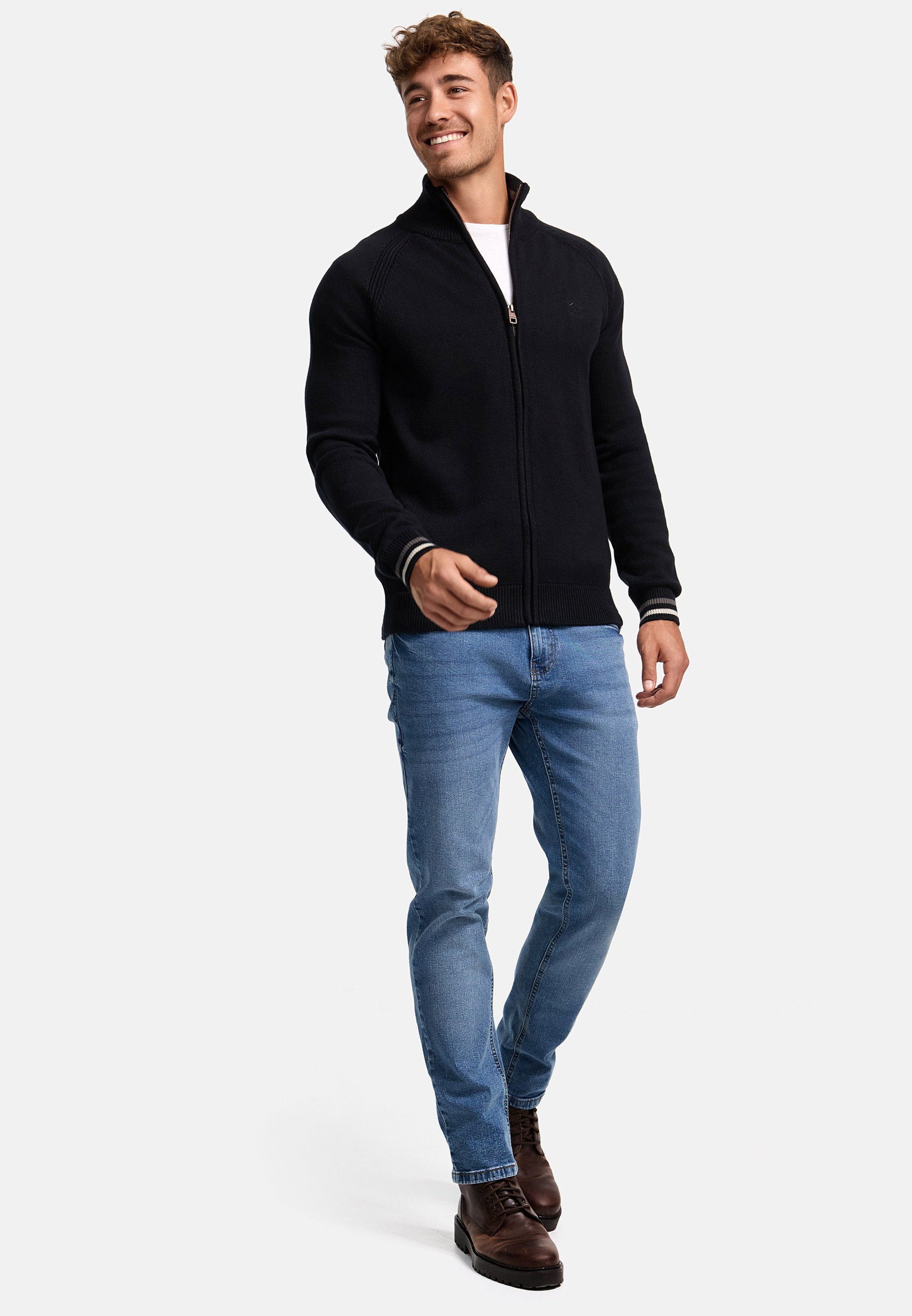 Strickjacke INArutemia Produktbild